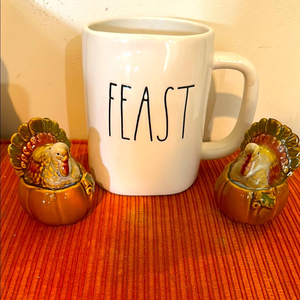 Rae Dunn  FEAST mug